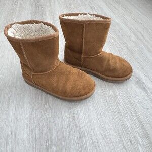 Koolaburra by UGG Victoria Short Boots Chestnut Suede Size 3 US Youth (Women 5)